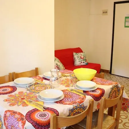 Seaside Flat In A And Quiet Area Appartamento